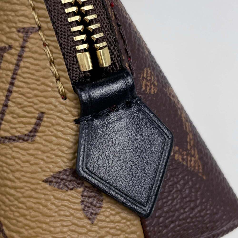 LOUIS VUITTON Authentic Brown Monogram Pochette Pouch - Picture 4 of 6